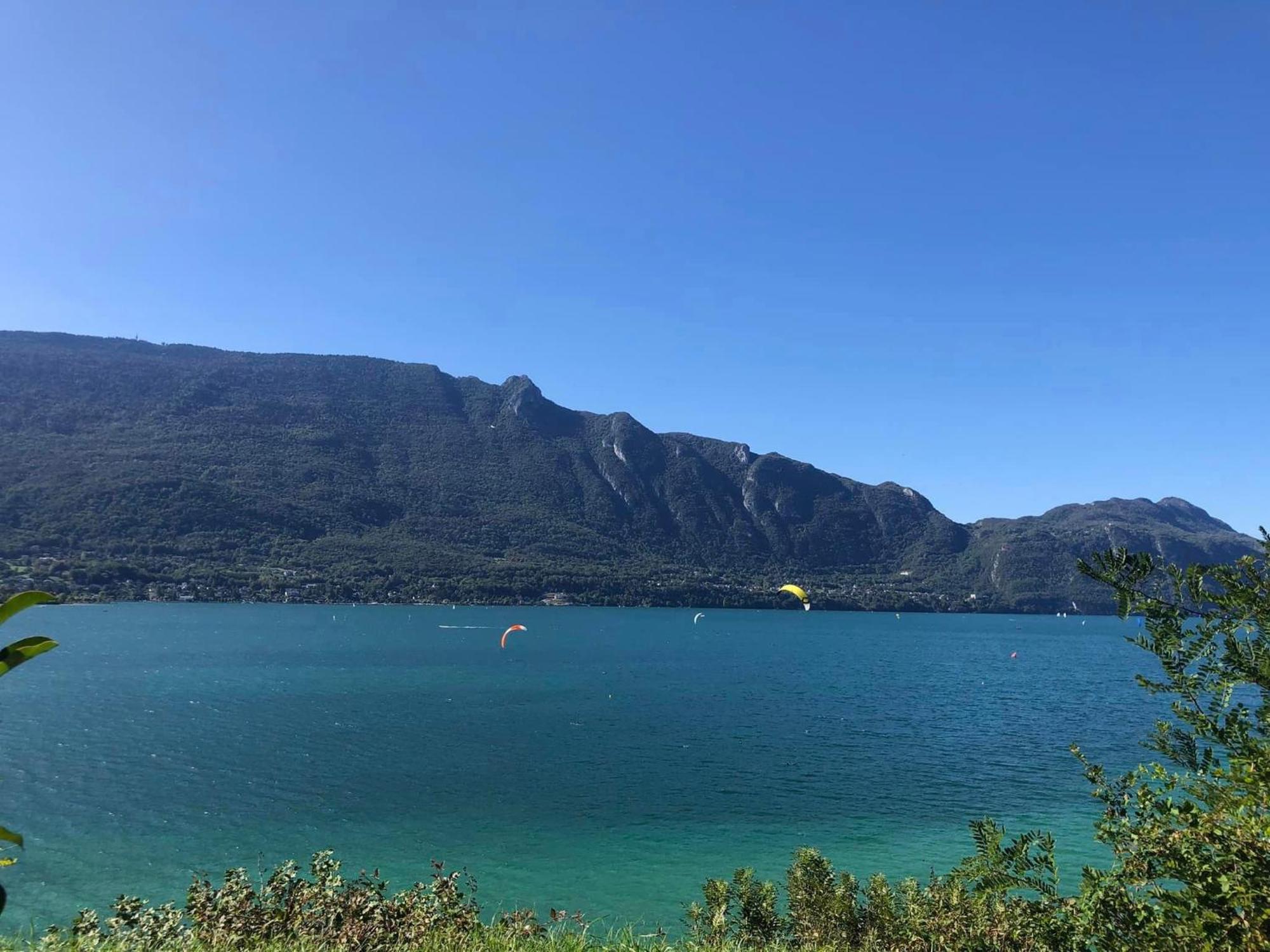 A La Marc'Quize Chambres D'Hotes, Petit Dejeuner Compris, Avec Piscine A Debordement En Exterieur, Bain Nordique A 38 Degres En Prestation Supplement Sur Reservation Horaire Anticipee 1 Place De Parking Gratuite Sur Place Mouxy Εξωτερικό φωτογραφία