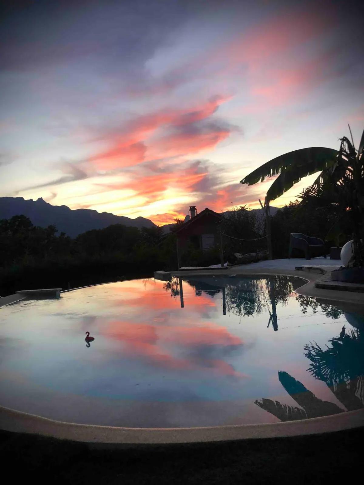 A La Marc'Quize Chambres D'Hotes, Petit Dejeuner Compris, Avec Piscine A Debordement En Exterieur, Bain Nordique A 38 Degres En Prestation Supplement Sur Reservation Horaire Anticipee 1 Place De Parking Gratuite Sur Place Mouxy Εξωτερικό φωτογραφία