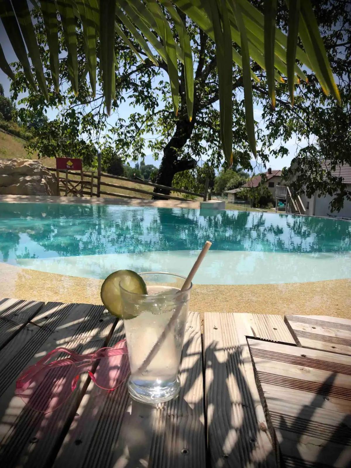 A La Marc'Quize Chambres D'Hotes, Petit Dejeuner Compris, Avec Piscine A Debordement En Exterieur, Bain Nordique A 38 Degres En Prestation Supplement Sur Reservation Horaire Anticipee 1 Place De Parking Gratuite Sur Place Mouxy Εξωτερικό φωτογραφία