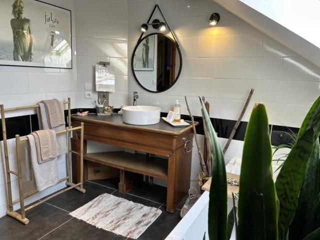 A La Marc'Quize Chambres D'Hotes, Petit Dejeuner Compris, Avec Piscine A Debordement En Exterieur, Bain Nordique A 38 Degres En Prestation Supplement Sur Reservation Horaire Anticipee 1 Place De Parking Gratuite Sur Place Mouxy Εξωτερικό φωτογραφία