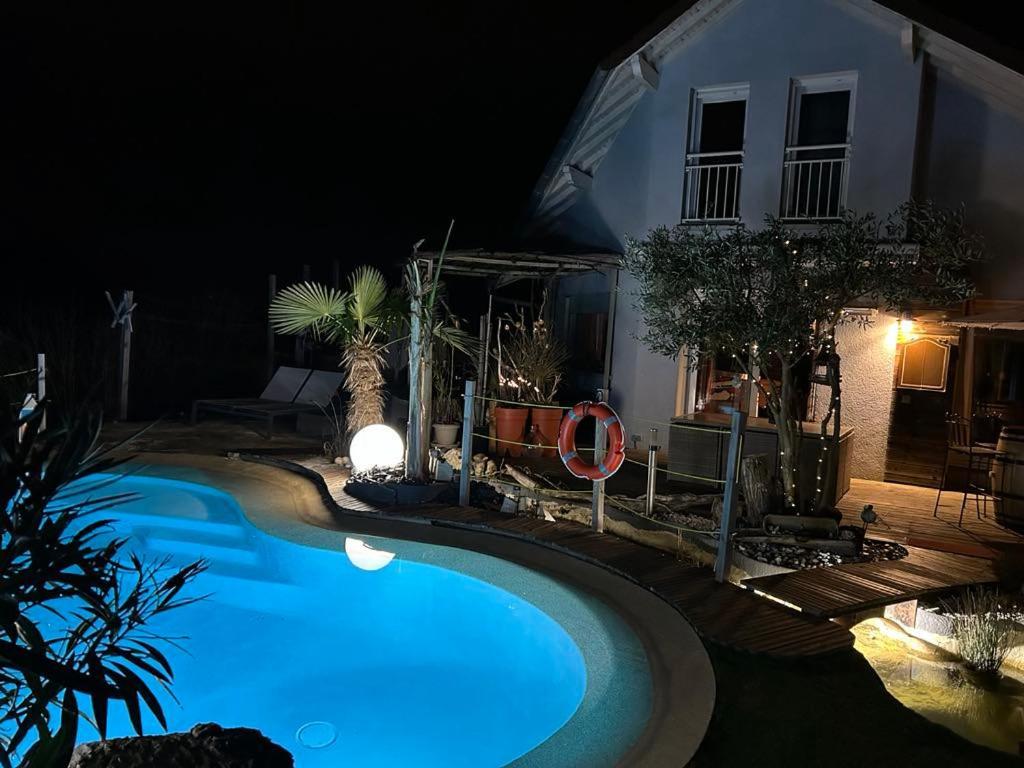 A La Marc'Quize Chambres D'Hotes, Petit Dejeuner Compris, Avec Piscine A Debordement En Exterieur, Bain Nordique A 38 Degres En Prestation Supplement Sur Reservation Horaire Anticipee 1 Place De Parking Gratuite Sur Place Mouxy Εξωτερικό φωτογραφία