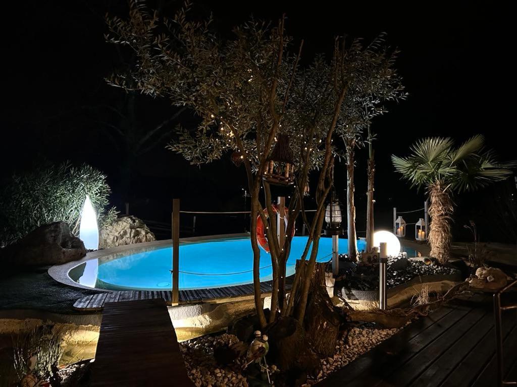 A La Marc'Quize Chambres D'Hotes, Petit Dejeuner Compris, Avec Piscine A Debordement En Exterieur, Bain Nordique A 38 Degres En Prestation Supplement Sur Reservation Horaire Anticipee 1 Place De Parking Gratuite Sur Place Mouxy Εξωτερικό φωτογραφία